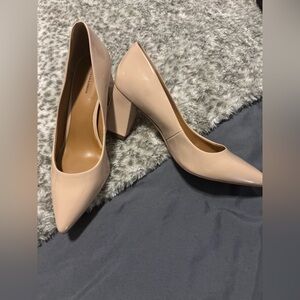 14th & Union Elegant Nude Block Heel Pumps